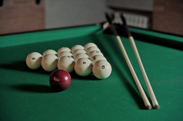 Игра в бильярд Ижевск.Ultra Подарки. Игра в бильярд Ижевск. Попробуйте настоящий бильярд, в бильярдном клубе. Сервис: UltraPodarki.ru 8 800 505 95 30. Игра в бильярд, игра в бильярд Ижевск, русский бильярд, русский бильярд Ижевск, бильярдный клуб, бильярдный клуб Ижевск, бильярд Ижевск, купить бильярд Ижевск