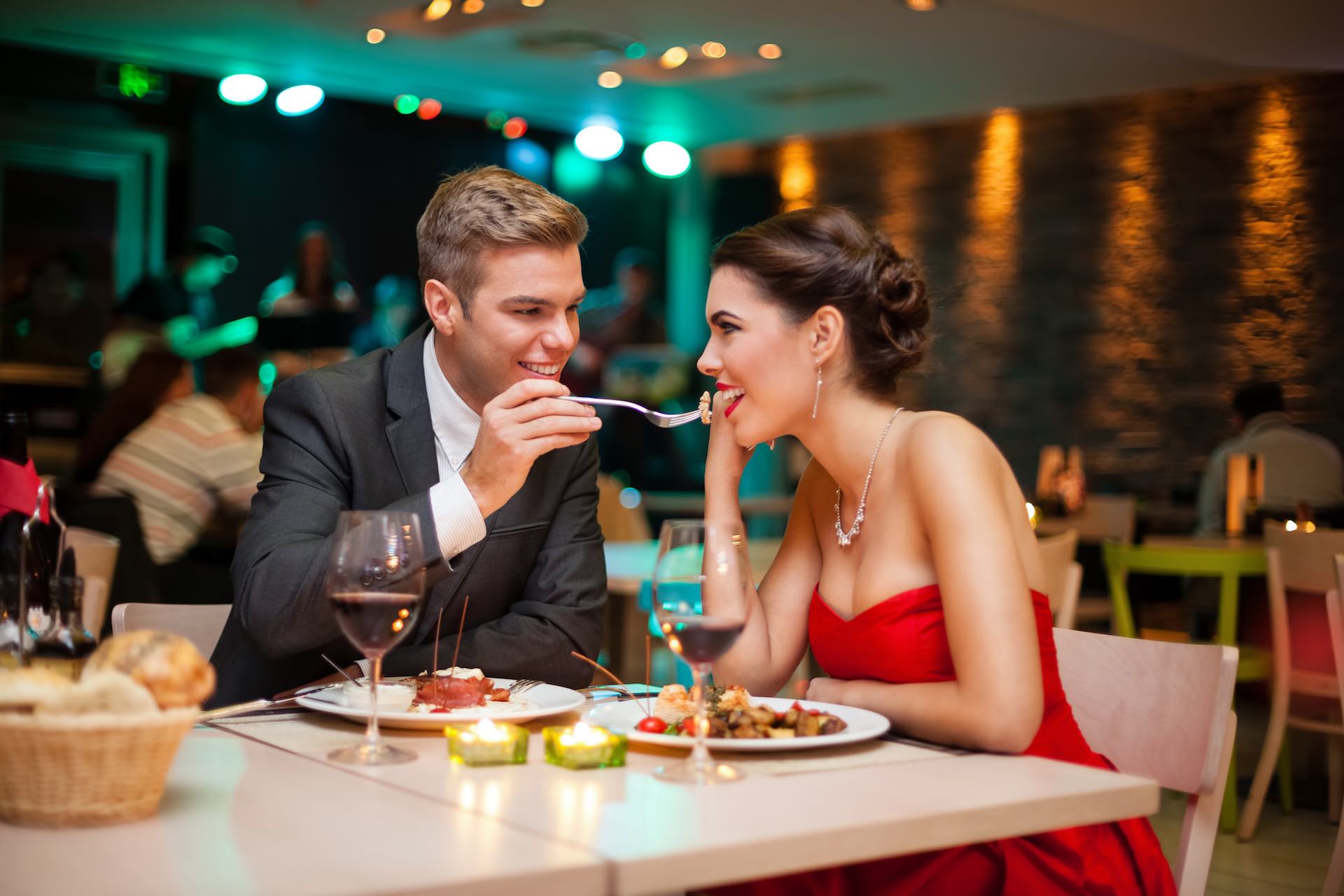 Романтическое свидание в ресторане в Ижевске