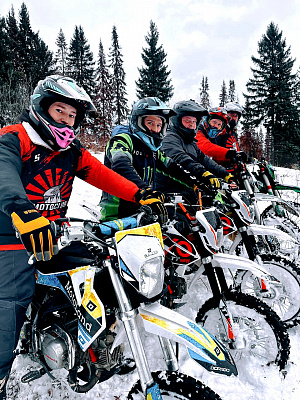 Катание на мотоцикле в Ижевске. ULTRA ПОДАРКИ. Купить катание на мотоцикле в Ижевске. Попробовав езду на мотоциклах, вы получите порцию адреналина и невероятные эмоции. Сервис: UltraPodarki.ru 8 800 505 95 30.. Катание на мотоцикле в Ижевске, прокат мотоциклов Ижевск, катание на мотоциклах, прокат мотоцикла, езда на мотоцикле Ижевск, езда на мотоцикле, мотопрогулка Ижевск, мотопрогулка, поездки на байке, личный мотоцикл, катание на мотоцикле, мотоциклетный шлем, увлечение поездками на мотоцикле, пристрастие к мотоциклам, сертификат на поездку на мотоцикле, прокатиться на мотоцикле, мото-транспорт, мото-треки, мото-поездки, езда на мотоцикле в Ижевске, катание на мотоцикле в Ижевске, мотоклуб в Ижевске
