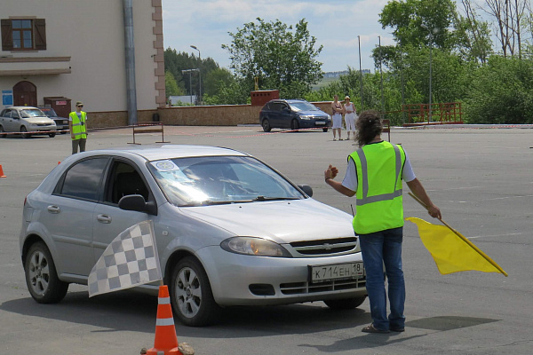 Контраварийное вождение в Ижевске. Ultra Подарки. Купить уроки контраварийного вождения в Ижевске. Научитесь водить машину в любых условиях! Сервис UltraPodarki.ru 8 800 505 95 30. Контраварийное вождение Ижевск, контраварийное вождение, экстремальное вождение Ижевск, экстремальное вождение, обучение вождению Ижевск, обучение вождению, вождение Ижевск, вождение,  курс вождения Ижевск, курс вождения, курсы экстремальное вождения Ижевск, курсы экстремального вождения, обучение в автошколе Ижевск, обучение в автошколе