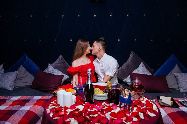 Романтическое свидание в кинотеатре в Ижевске. Ultra Подарки. Купить романтическое свидание в кинотеатре в Ижевске. Подарите самым близким незабываемые моменты и признайтесь в искренних чувствах. Сервис UltraPodarki.ru 8-800-505-95-30. Романтическое свидание в кинотеатре в Ижевске, свидание в Ижевске, свидание в кинотеатре, сертификат на свидание в кинотеатре, сертификат на свидание в Ижевске, купить свидание, купить свидание Ижевск, первое свидание, девушка свидание, хороший кинотеатре, романтический кинотеатре, романтический вечер, романтический ужин, романтические любимому, романтическая музыка