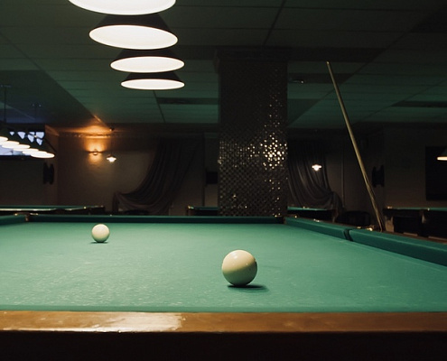 Игра в бильярд Ижевск.Ultra Подарки. Игра в бильярд Ижевск. Попробуйте настоящий бильярд, в бильярдном клубе. Сервис: UltraPodarki.ru 8 800 505 95 30. Игра в бильярд, игра в бильярд Ижевск, русский бильярд, русский бильярд Ижевск, бильярдный клуб, бильярдный клуб Ижевск, бильярд Ижевск, купить бильярд Ижевск