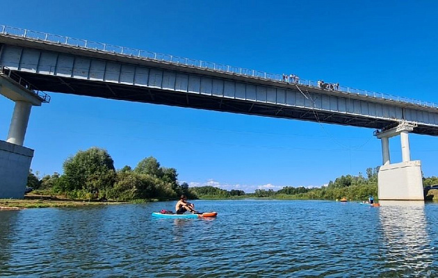 Роупджампинг - прыжки с верёвкой в Ижевске. Подарочные сертификаты Ultra Подарки. Роупджампинг в Ижевске - Экстремальный оригинальный подарок или подарочный сертификат на Роупджампинг - прыжки с верёвкой. Сервис UltraPodarki.ru 8-800-505-95-30. роупджампинг Ижевск, прыжок веревка Ижевск, роупджампинг, прыжок веревка, прыжок с веревкой, Подарок, подарочный сертификат, экстрим, экстремальный подарок