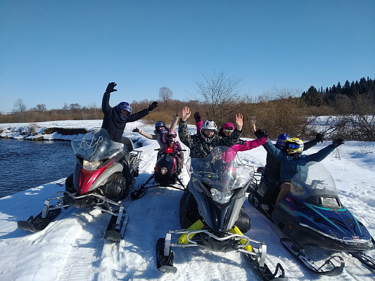 Катание на снегоходах в Ижевске в подарок. Сервис Ultra Подарки
. Подарочный сертификат на катание на снегоходах в Ижевске с друзьями. Закажите прокат снегоходов в подарок для мужчины по привлекательным ценам. Живописные маршруты для езды на снегоходах это отличная возможность активного отдыха. Сервис UltraPodarki.ru 8 800 505 95 30. катание на снегоходах, подарочный сертификат на катание на снегоходе, прокат снегоходов, прокат снегоходов Ижевск, катание на снегоходах Ижевск, езда на снегоходе