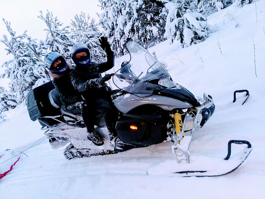 Катание на снегоходах в Ижевске в подарок. Сервис Ultra Подарки
. Подарочный сертификат на катание на снегоходах в Ижевске с друзьями. Закажите прокат снегоходов в подарок для мужчины по привлекательным ценам. Живописные маршруты для езды на снегоходах это отличная возможность активного отдыха. Сервис UltraPodarki.ru 8 800 505 95 30. катание на снегоходах, подарочный сертификат на катание на снегоходе, прокат снегоходов, прокат снегоходов Ижевск, катание на снегоходах Ижевск, езда на снегоходе