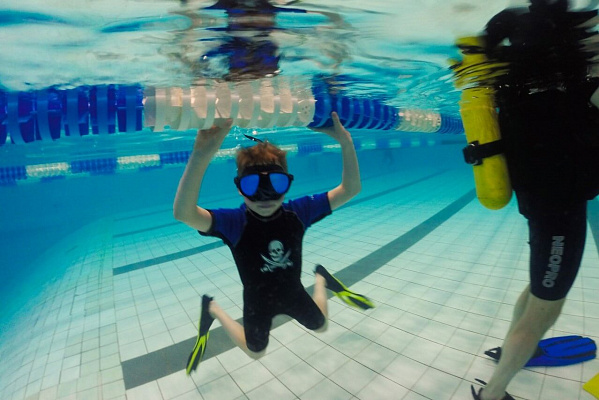 Дайвинг в Ижевске глубокое погружение с аквалангом. Ultra Подарки. Дайвинг. Купить дайвинг в Ижевске, обучение глубокому погружению, арендовать акваланг и подводное снаряжение. UltraPodarki.ru 8 800 505 95 30. дайвинг погружение Ижевск, подводное плавание Ижевск, дайвинг клуб Ижевск, подарочные сертификаты, глубокое погружение, погружение с аквалангом Ижевск, дайвинг центр Ижевск, купить дайвинг Ижевск