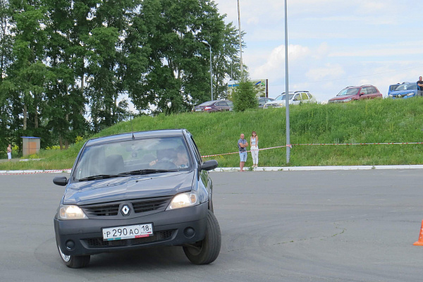 Контраварийное вождение в Ижевске. Ultra Подарки. Купить уроки контраварийного вождения в Ижевске. Научитесь водить машину в любых условиях! Сервис UltraPodarki.ru 8 800 505 95 30. Контраварийное вождение Ижевск, контраварийное вождение, экстремальное вождение Ижевск, экстремальное вождение, обучение вождению Ижевск, обучение вождению, вождение Ижевск, вождение,  курс вождения Ижевск, курс вождения, курсы экстремальное вождения Ижевск, курсы экстремального вождения, обучение в автошколе Ижевск, обучение в автошколе