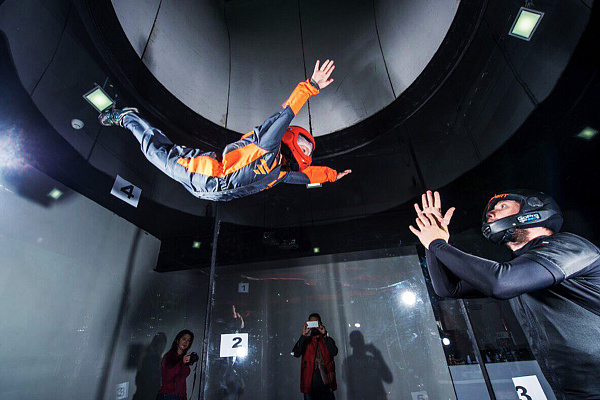 Полёт в аэротрубе  в Ижевске. Ultra Подарки. Полёт в аэротрубе  в Ижевске. Попробуйте полёт в аэротрубе . Сервис: UltraPodarki.ru 8 800 505 95 30. Полёт в аэротрубе , аэротруба Ижевск, полёт Ижевск