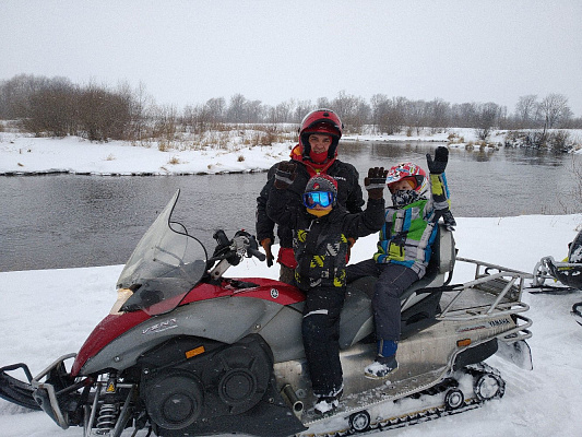 Катание на снегоходах в Ижевске в подарок. Сервис Ultra Подарки
. Подарочный сертификат на катание на снегоходах в Ижевске с друзьями. Закажите прокат снегоходов в подарок для мужчины по привлекательным ценам. Живописные маршруты для езды на снегоходах это отличная возможность активного отдыха. Сервис UltraPodarki.ru 8 800 505 95 30. катание на снегоходах, подарочный сертификат на катание на снегоходе, прокат снегоходов, прокат снегоходов Ижевск, катание на снегоходах Ижевск, езда на снегоходе