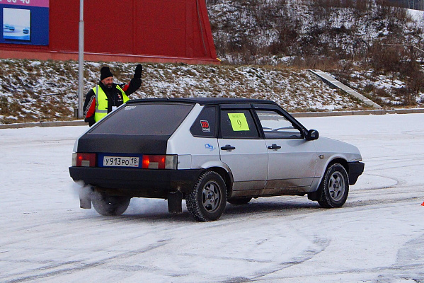 Контраварийное вождение в Ижевске. Ultra Подарки. Купить уроки контраварийного вождения в Ижевске. Научитесь водить машину в любых условиях! Сервис UltraPodarki.ru 8 800 505 95 30. Контраварийное вождение Ижевск, контраварийное вождение, экстремальное вождение Ижевск, экстремальное вождение, обучение вождению Ижевск, обучение вождению, вождение Ижевск, вождение,  курс вождения Ижевск, курс вождения, курсы экстремальное вождения Ижевск, курсы экстремального вождения, обучение в автошколе Ижевск, обучение в автошколе