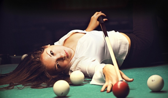 Игра в бильярд Ижевск.Ultra Подарки. Игра в бильярд Ижевск. Попробуйте настоящий бильярд, в бильярдном клубе. Сервис: UltraPodarki.ru 8 800 505 95 30. Игра в бильярд, игра в бильярд Ижевск, русский бильярд, русский бильярд Ижевск, бильярдный клуб, бильярдный клуб Ижевск, бильярд Ижевск, купить бильярд Ижевск