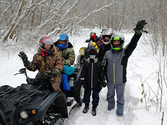 Прокат квадроциклов летом в Ижевске. Сервис Ultra Подарки. Подарочный сертификат на прокат квадроциклов летом и зимой в Ижевске. Закажите катание на квадроциклах недорого и наслаждайтесь активным отдыхом с друзьями. Выбирайте живописные маршруты для езды на квадроциклах. Сервис UltraPodarki.ru 8800-505-9530. Катание на квадроциклах, Прокат квадроциклов, езда на квадроцикле, прокат квадроциклов Ижевск, катание на квадроциклах Ижевск, Катание на квадроциклах зимой, Катание на квадроциклах летом, Сертификат на катание на квадроциклах 

