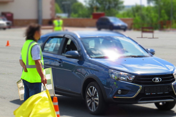 Контраварийное вождение в Ижевске. Ultra Подарки. Купить уроки контраварийного вождения в Ижевске. Научитесь водить машину в любых условиях! Сервис UltraPodarki.ru 8 800 505 95 30. Контраварийное вождение Ижевск, контраварийное вождение, экстремальное вождение Ижевск, экстремальное вождение, обучение вождению Ижевск, обучение вождению, вождение Ижевск, вождение,  курс вождения Ижевск, курс вождения, курсы экстремальное вождения Ижевск, курсы экстремального вождения, обучение в автошколе Ижевск, обучение в автошколе