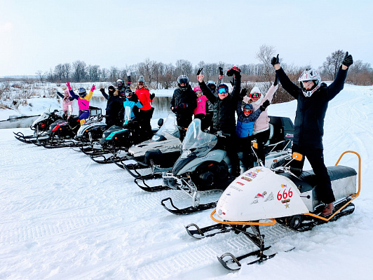 Катание на снегоходах в Ижевске в подарок. Сервис Ultra Подарки
. Подарочный сертификат на катание на снегоходах в Ижевске с друзьями. Закажите прокат снегоходов в подарок для мужчины по привлекательным ценам. Живописные маршруты для езды на снегоходах это отличная возможность активного отдыха. Сервис UltraPodarki.ru 8 800 505 95 30. катание на снегоходах, подарочный сертификат на катание на снегоходе, прокат снегоходов, прокат снегоходов Ижевск, катание на снегоходах Ижевск, езда на снегоходе