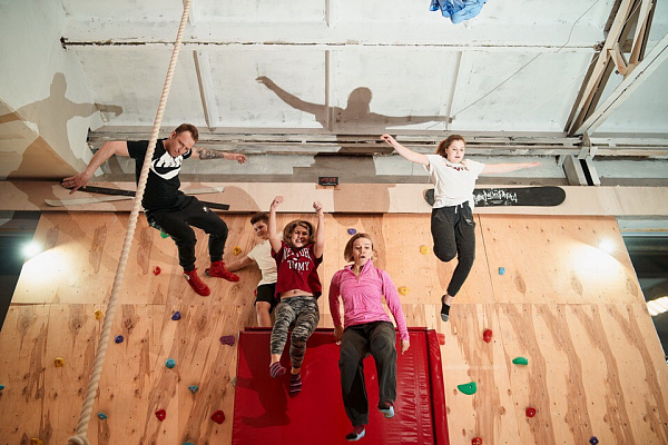  Батутный центр в Ижевске. Сервис Ultra Подарки. Купить подарочный сертификат в батутный центр, попробуйте прыжки на батуте в Ижевске. Сервис UltraPodarki.ru 8 (800) 555 95-30.. Батутный центр , батутный центр, батутный центр цены, батутный центр в Ижевске,  батутный парк, батут прыгать, прыжки +на батуте, батут Ижевск, батут спорт